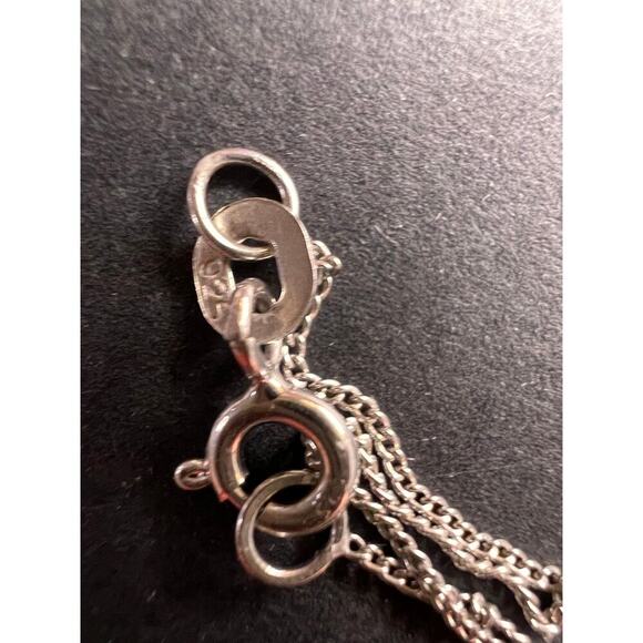 Emerald and zircon sterling silver cross pendant with 20 inch chain - Picture 4 of 12